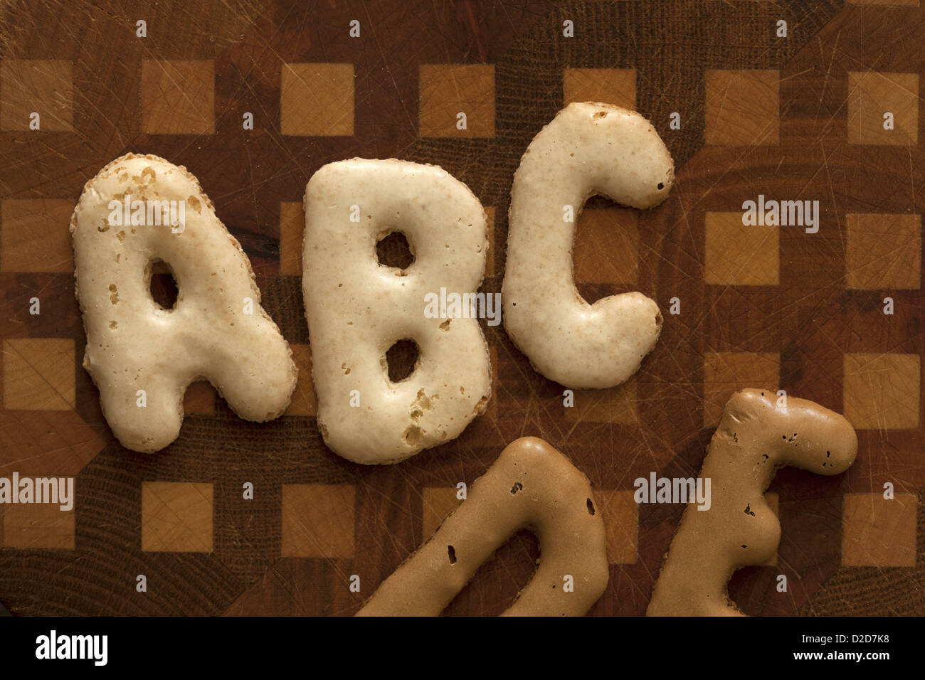 ABC-DE in Russisch Brot Cookies angeordnet Stockfoto