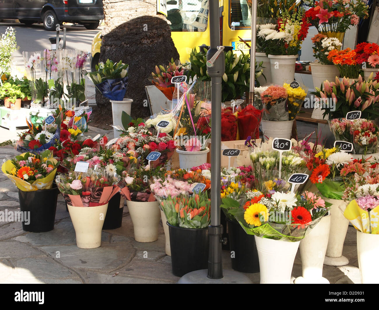 Vielen bunten Blumen in einem freien Markt in Ajaccio Stockfoto