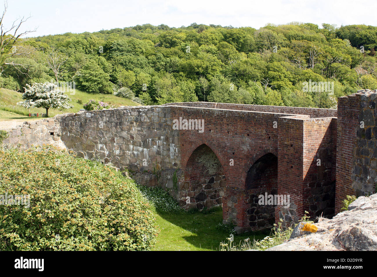 Brücke zur Ruine Hammershus auf der Insel Bornholm in Dänemark Stockfoto