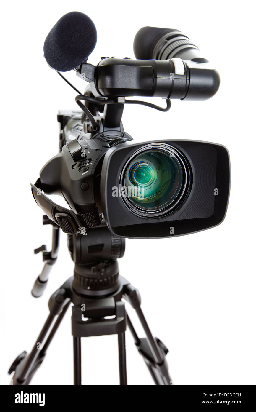 Nahaufnahme eines digitalen HD-Fernsehkamera und Stativ isoliert auf einem weißen Hintergrund. Stockfoto