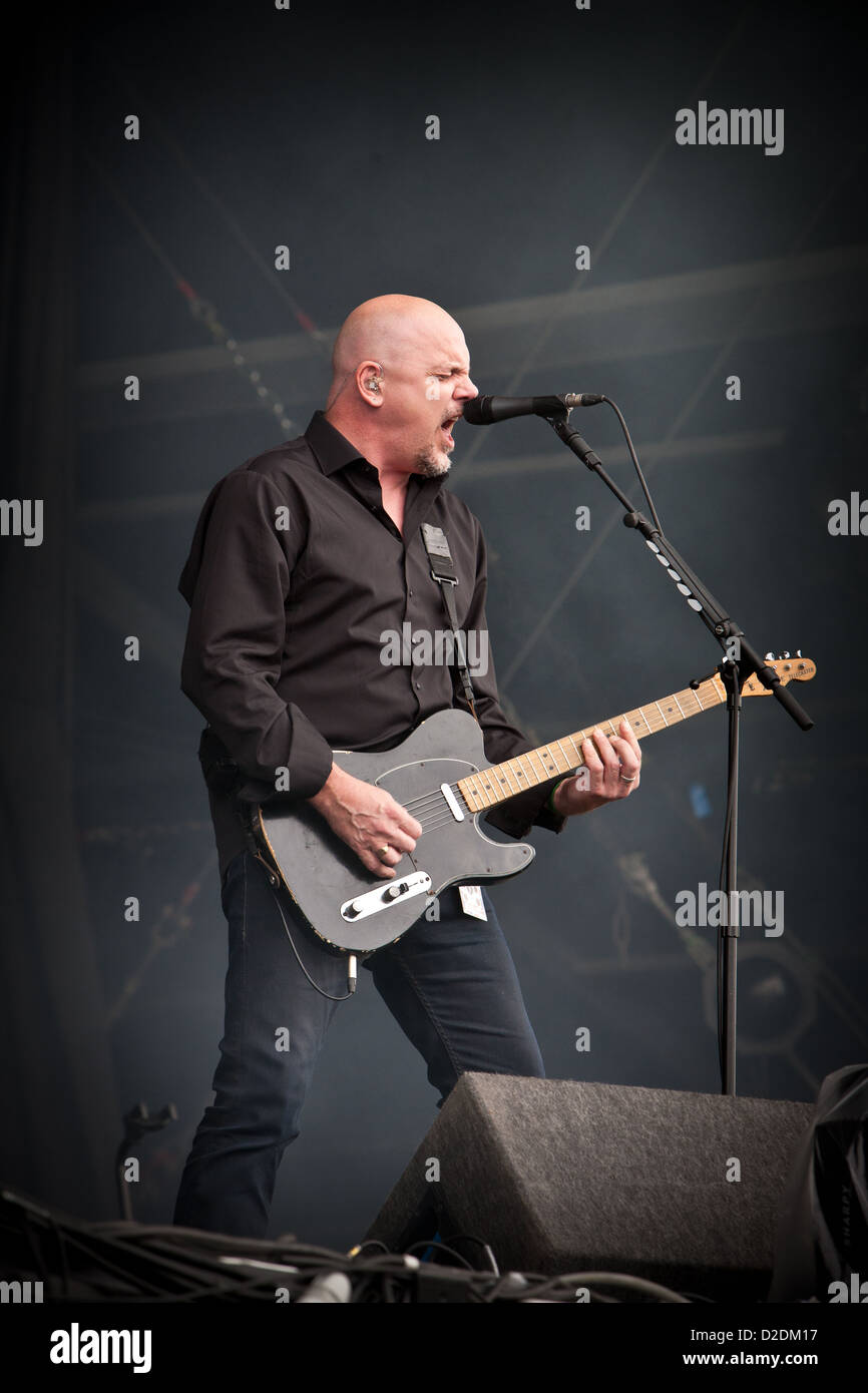 Die Stranglers-Gitarrist und Sänger BAZ WARNE auf der Bühne beim V Festival, Essex Stockfoto