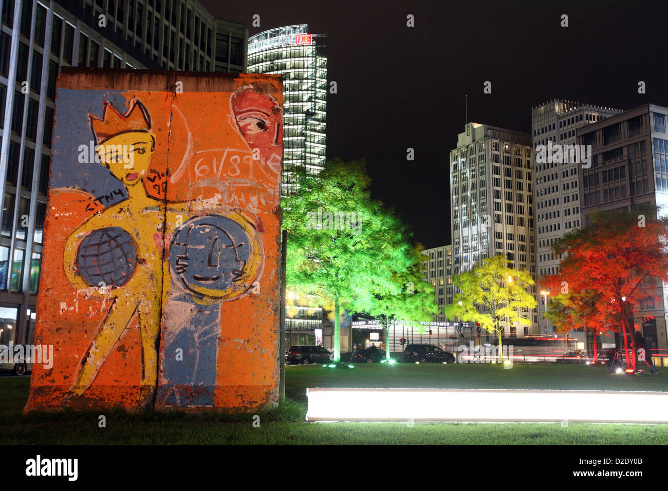 Berlin, Deutschland, auf eine Wand Kunstwerk am Leipziger Platz Stockfoto