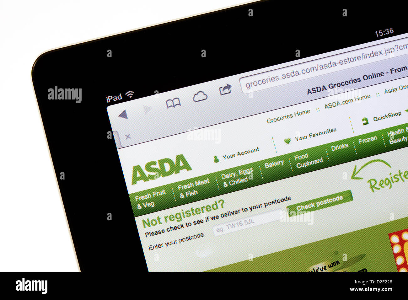 ASDA Supermarkt zum Einkaufen im Internet Webseite; auf einem iPad, UK Stockfoto