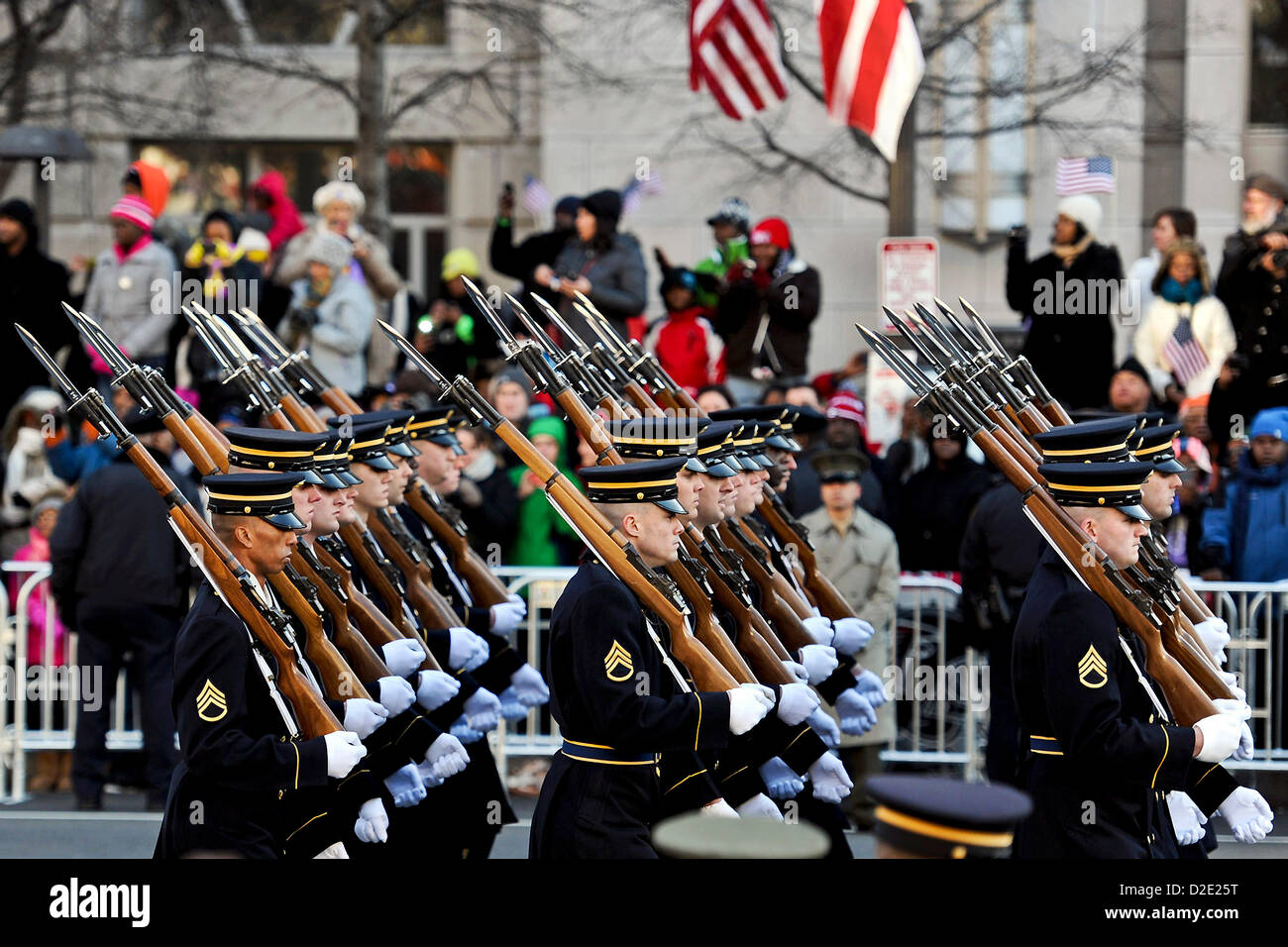 Der US-Army 3. Infanterie-Regiment, Bestandteil des Präsidenten Escort, marschiert in der Einweihung-Parade für die 57. Presidential Inauguration Zeremonie 21. Januar 2013 in Washington, DC. Stockfoto