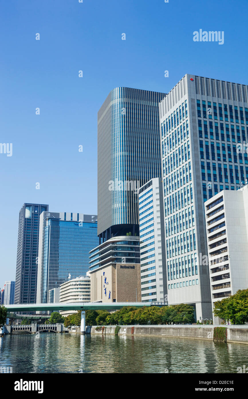 Japan, Honshu, Kansai, Osaka, Business-Area-Skyline und Tosaborigawa River Stockfoto