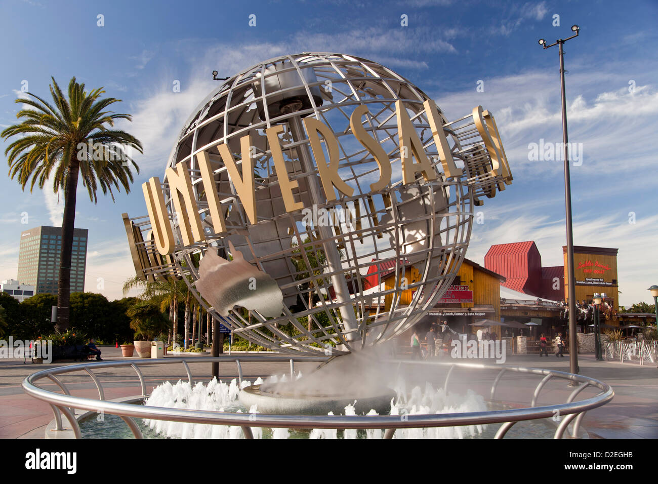 Universelle Globus am Eingang zu den Universal Studios Hollywood, Universal City, Los Angeles, Kalifornien, USA Stockfoto