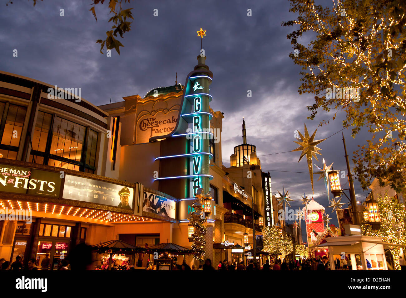 Weihnachts-Dekoration und Beleuchtung im The Grove, Shopping-Mall in Los Angeles, California, Vereinigte Staaten von Amerika, USA Stockfoto