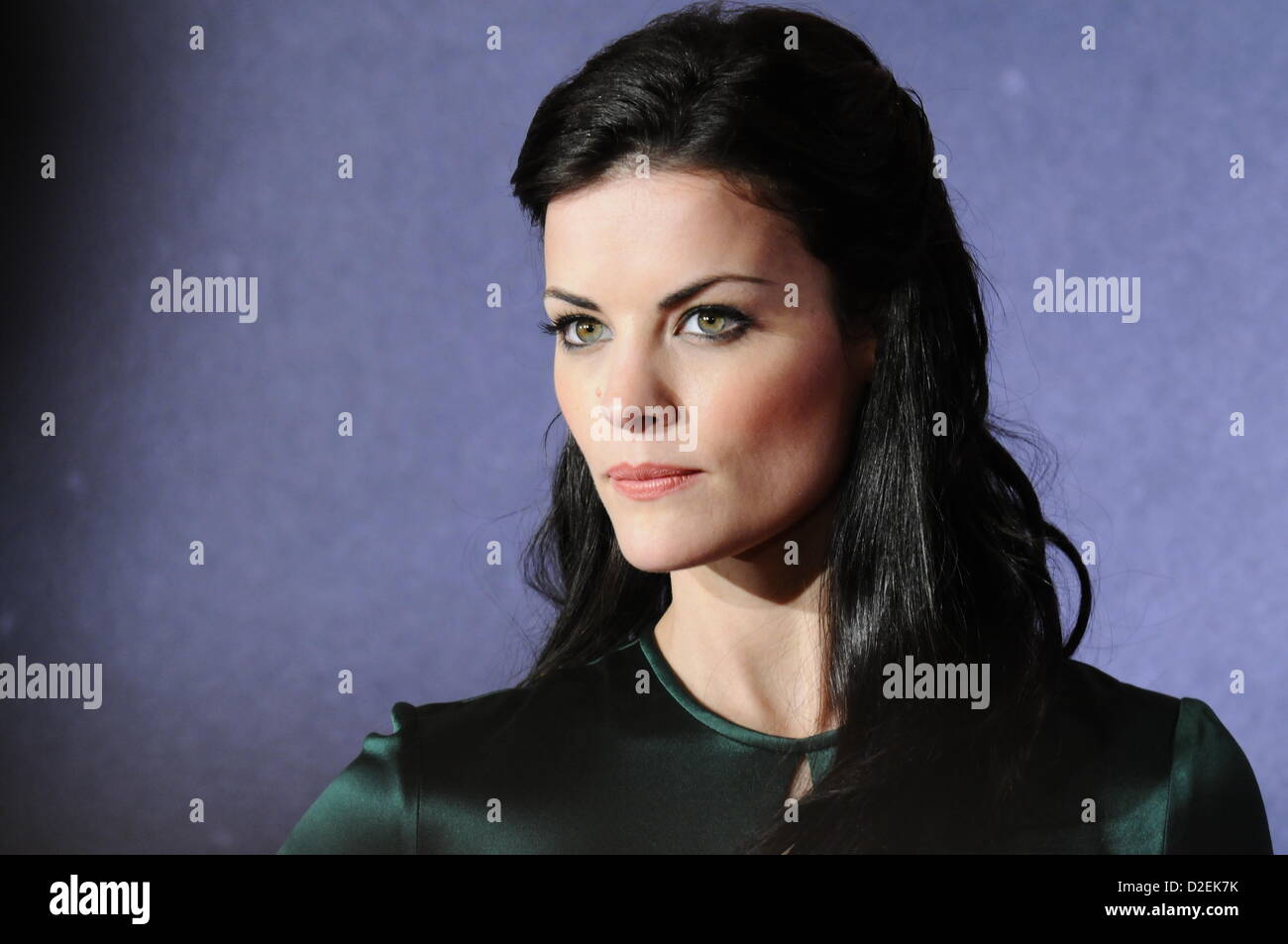 US-Actrice Jaimie Alexander kommt zu der Film-Premiere von "The Last Stand" in Köln, 21. Januar 2013. Foto: Horst Galuschka Stockfoto