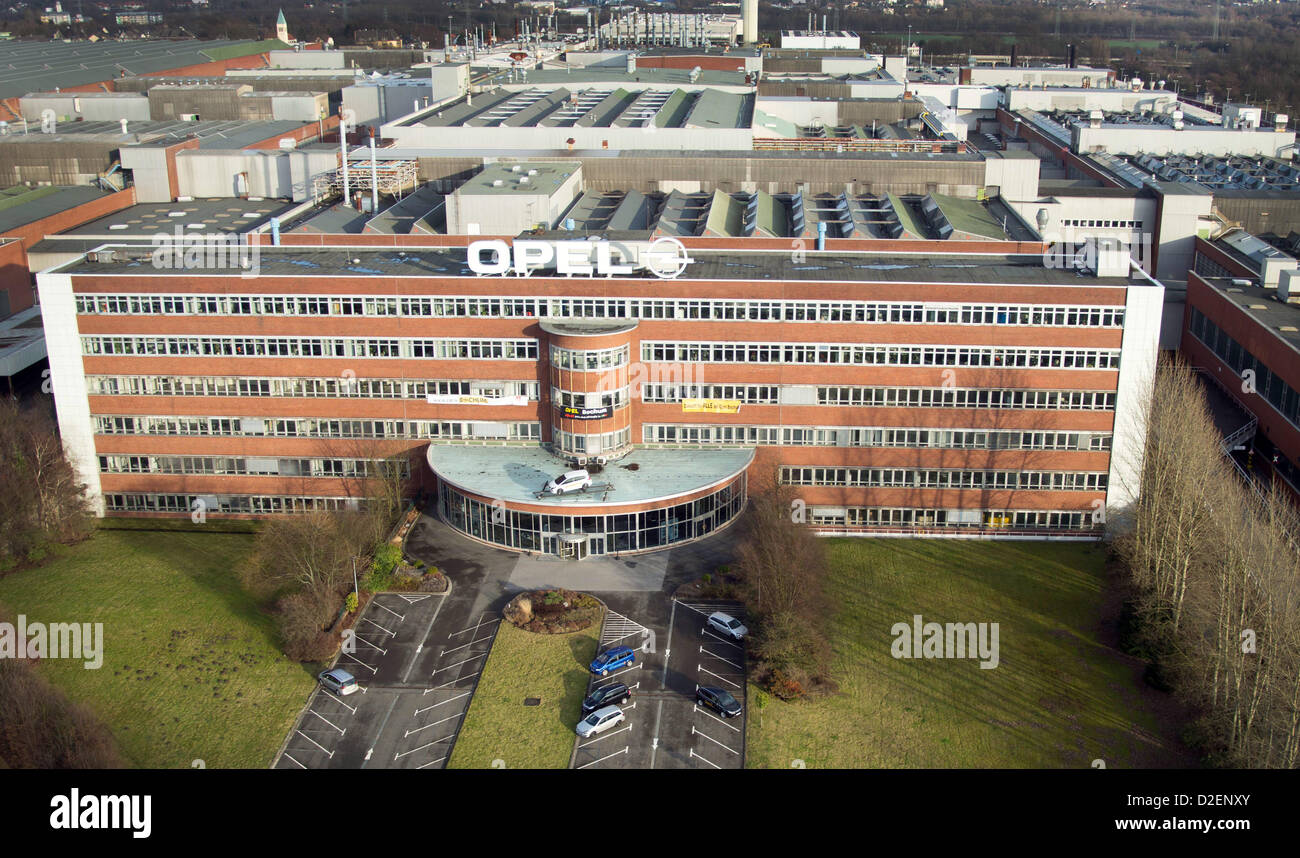 (Dpa Datei) Ein Datei-Bild vom 29. Dezember 2012 zeigt das Opel-Werk in Bochum, Deutschland. Opel plant, die Produktion in Bochum im Jahr 2016 zu schließen. Foto: Arnulf Stoffel Stockfoto