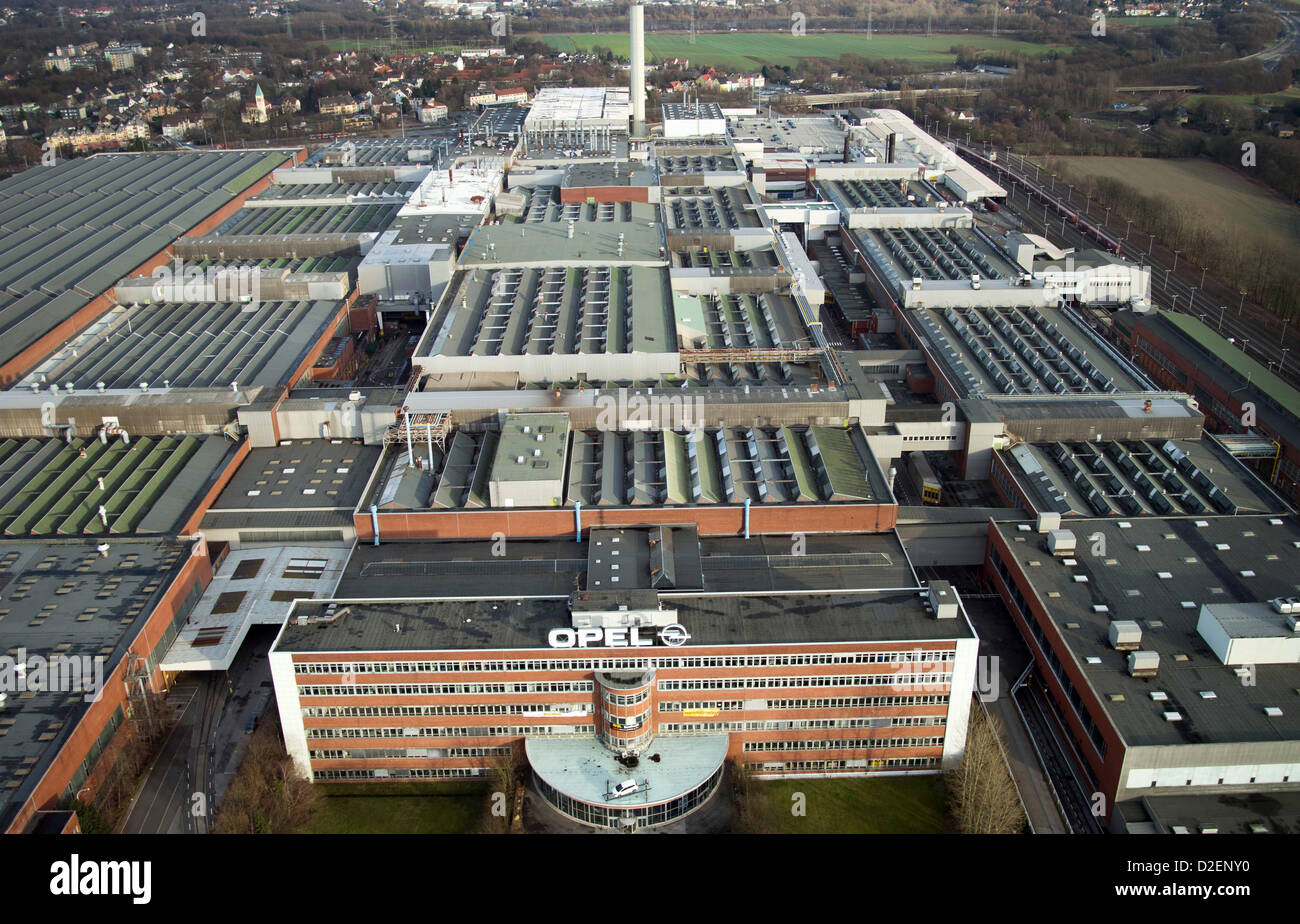 (Dpa Datei) Ein Datei-Bild vom 29. Dezember 2012 zeigt das Opel-Werk in Bochum, Deutschland. Opel plant, die Produktion in Bochum im Jahr 2016 zu schließen. Foto: Arnulf Stoffel Stockfoto