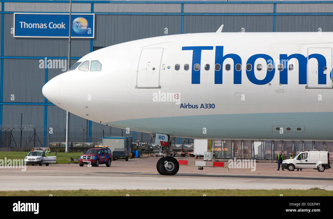 A330 cockpit -Fotos und -Bildmaterial in hoher Auflösung – Alamy