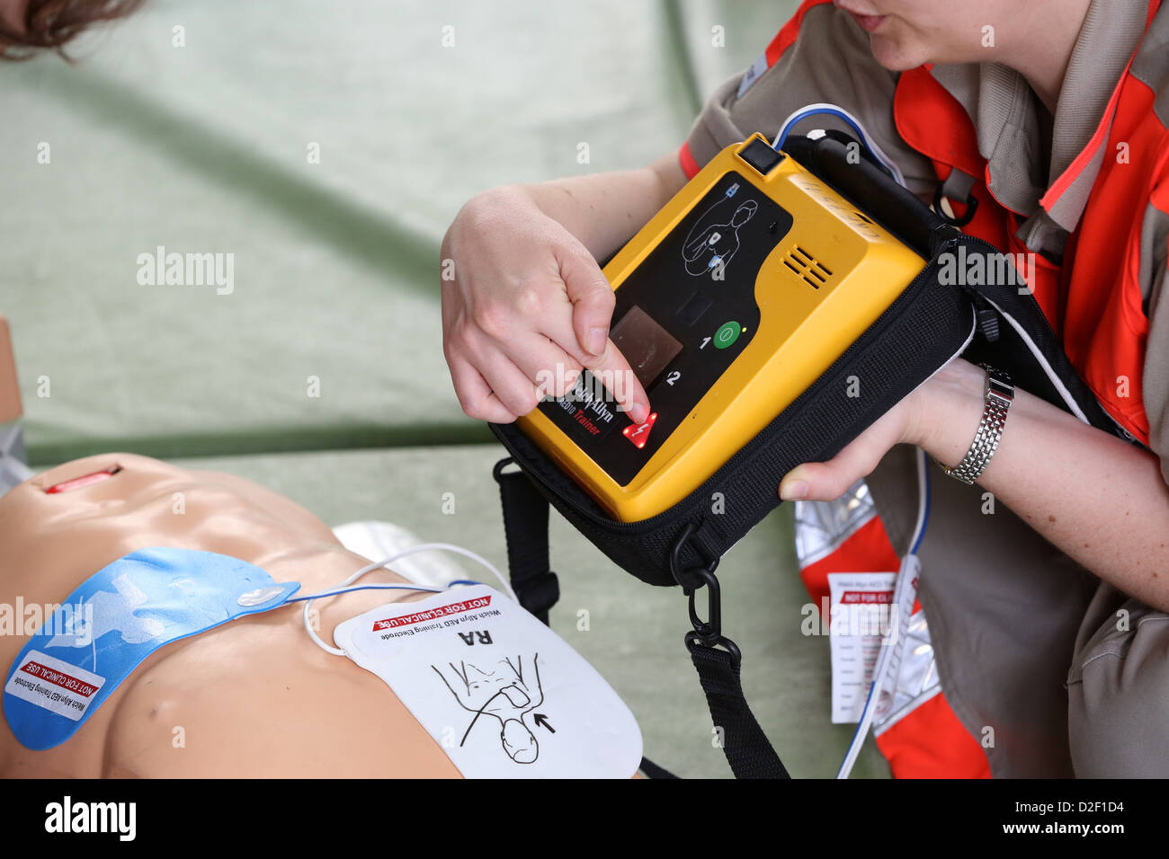 Schock, erste hilfe Fotos und Bildmaterial in hoher Auflösung Alamy