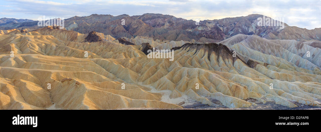 Erodierte Bergketten am Zabriskie Point, Death Valley Nationalpark, Kalifornien, USA Stockfoto
