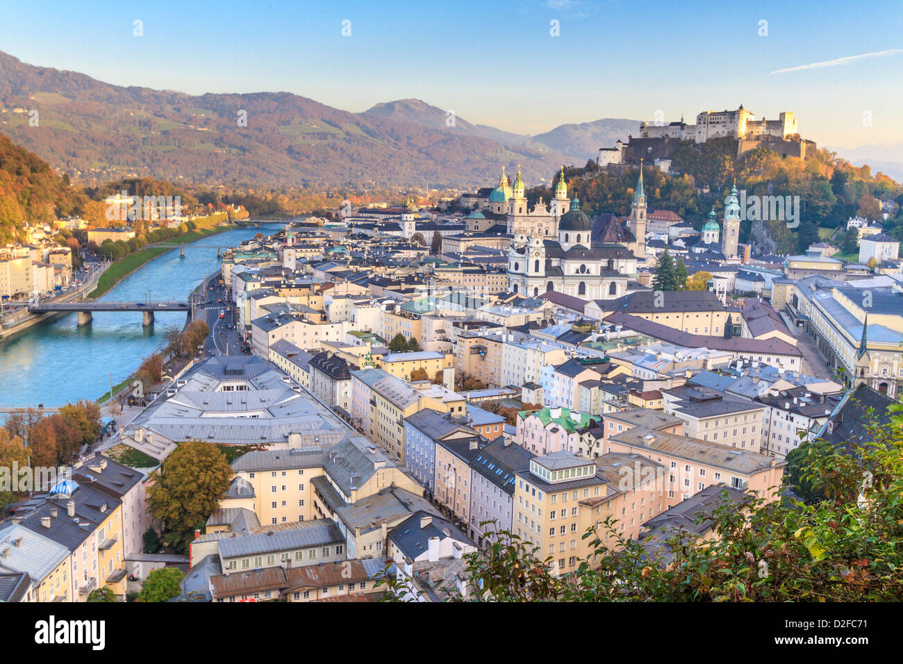 Salzburg (Österreich) Innenstadt mit Kirchen Stockfoto