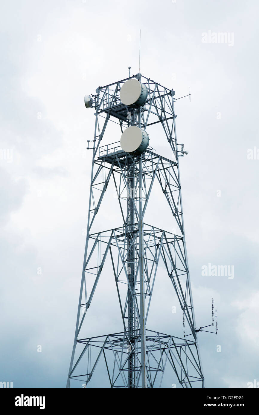 Mikrowelle-Telekommunikation-mast Stockfoto