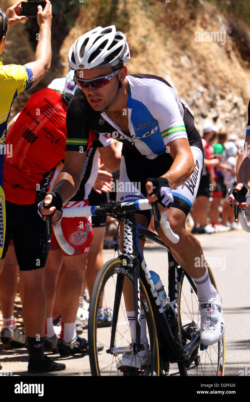 Jack Bobridge Blanco Pro Rad schieben hart den Korkenzieher in Stufe 2 der Santos Tour Down Under 2013 vom Mount Barker Rostrevor, Süd Australien am 23. Januar 2013. Stockfoto