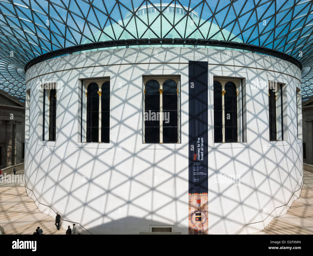Schatten im britischen Museum in sonniger Tag, Ausstellung Reise ins Herz des Islam Stockfoto