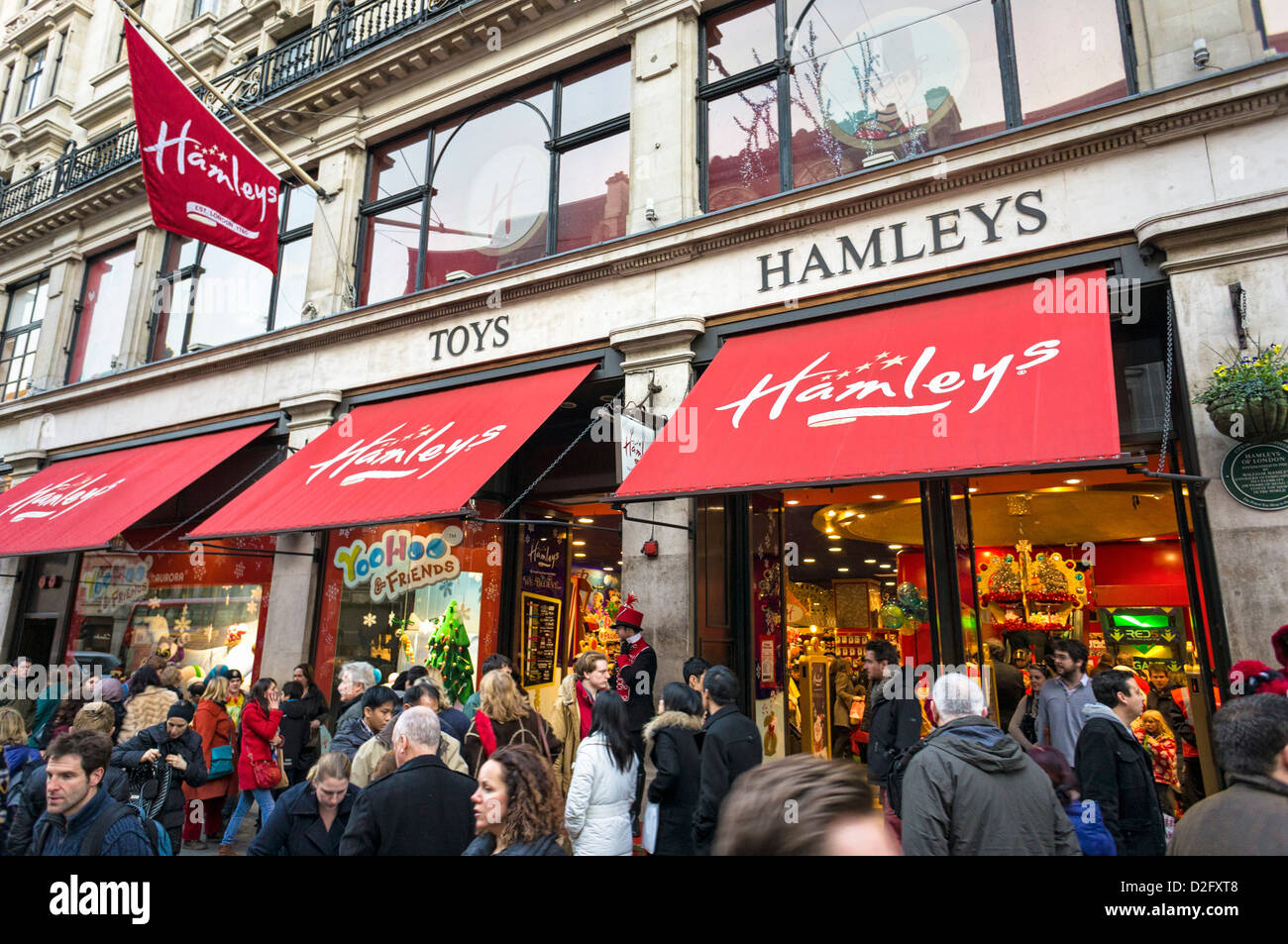 Logo hamleys london -Fotos und -Bildmaterial in hoher Auflösung – Alamy