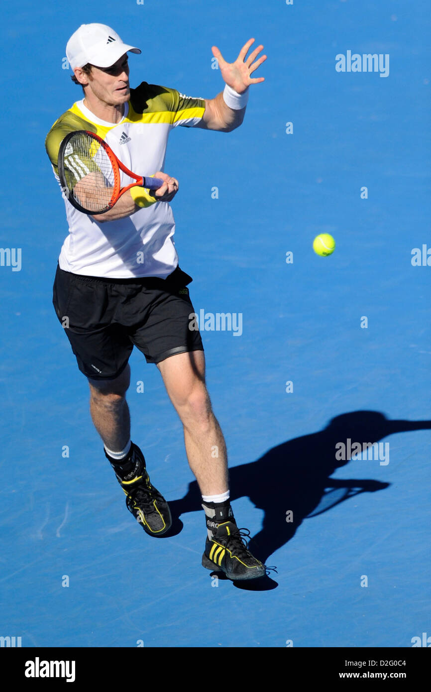 Melbourne, Australien. 23. Januar 2013.  Andy Murray aus Großbritannien kehrt ein Schuss in seinem Spiel am Tag zehn der Australian Open aus Melbourne Park. Stockfoto