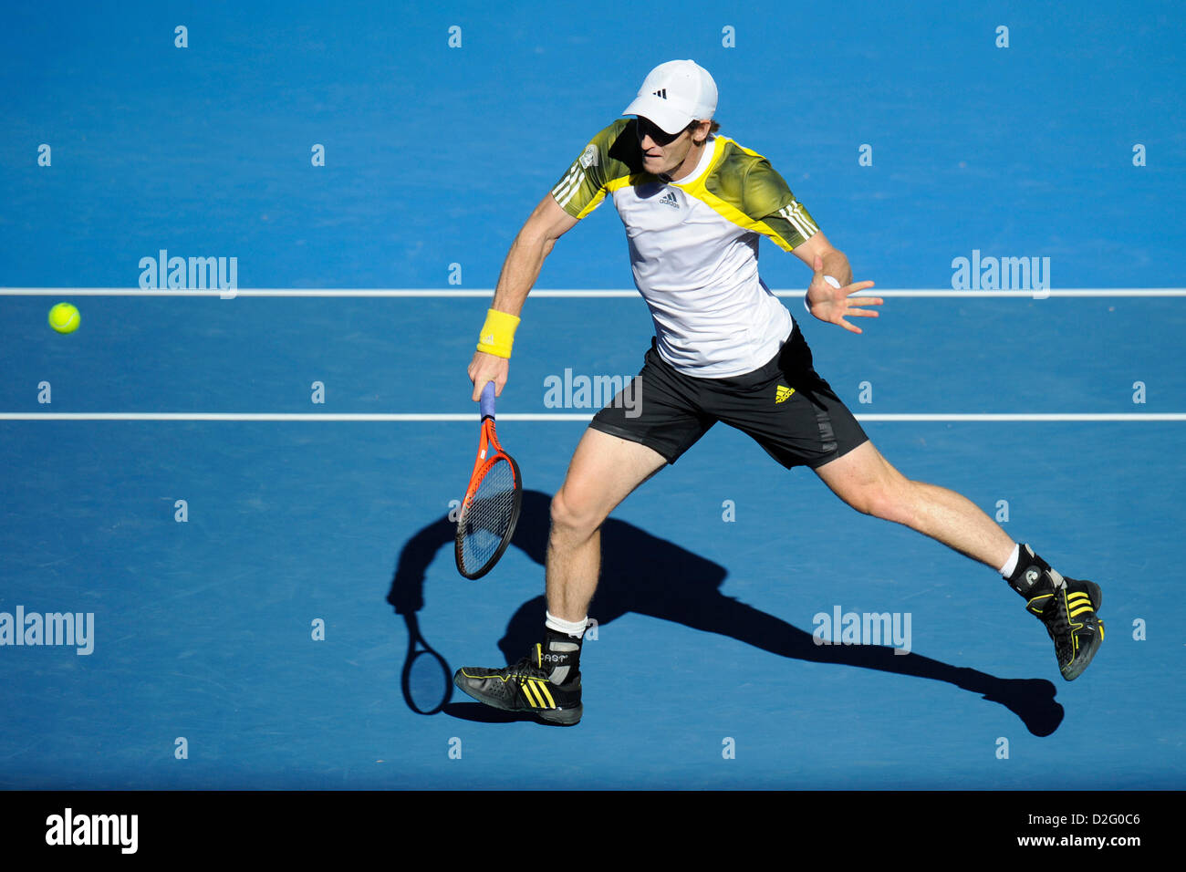 Melbourne, Australien. 23. Januar 2013.  Andy Murray aus Großbritannien kehrt ein Schuss in seinem Spiel am Tag zehn der Australian Open aus Melbourne Park. Stockfoto