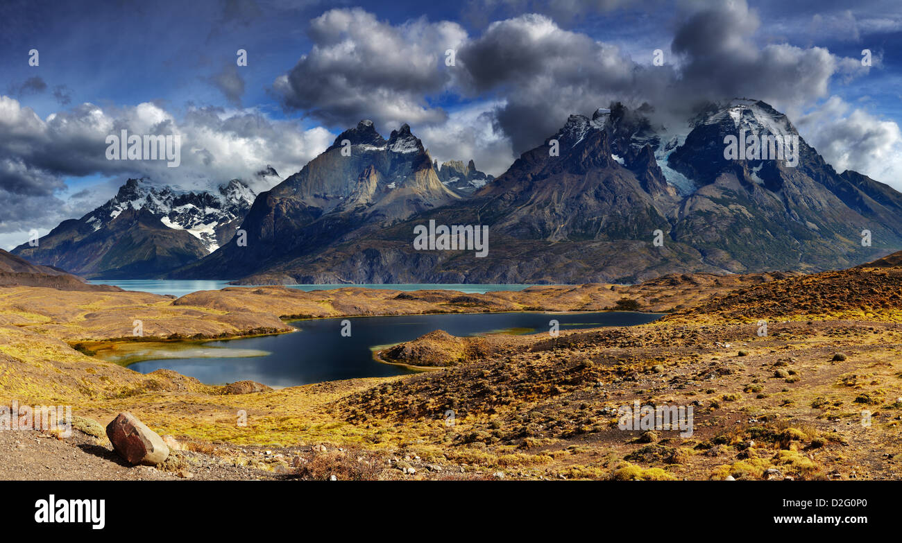 Berg-Panorama, Torres del Paine Nationalpark, Patagonien, Chile Stockfoto