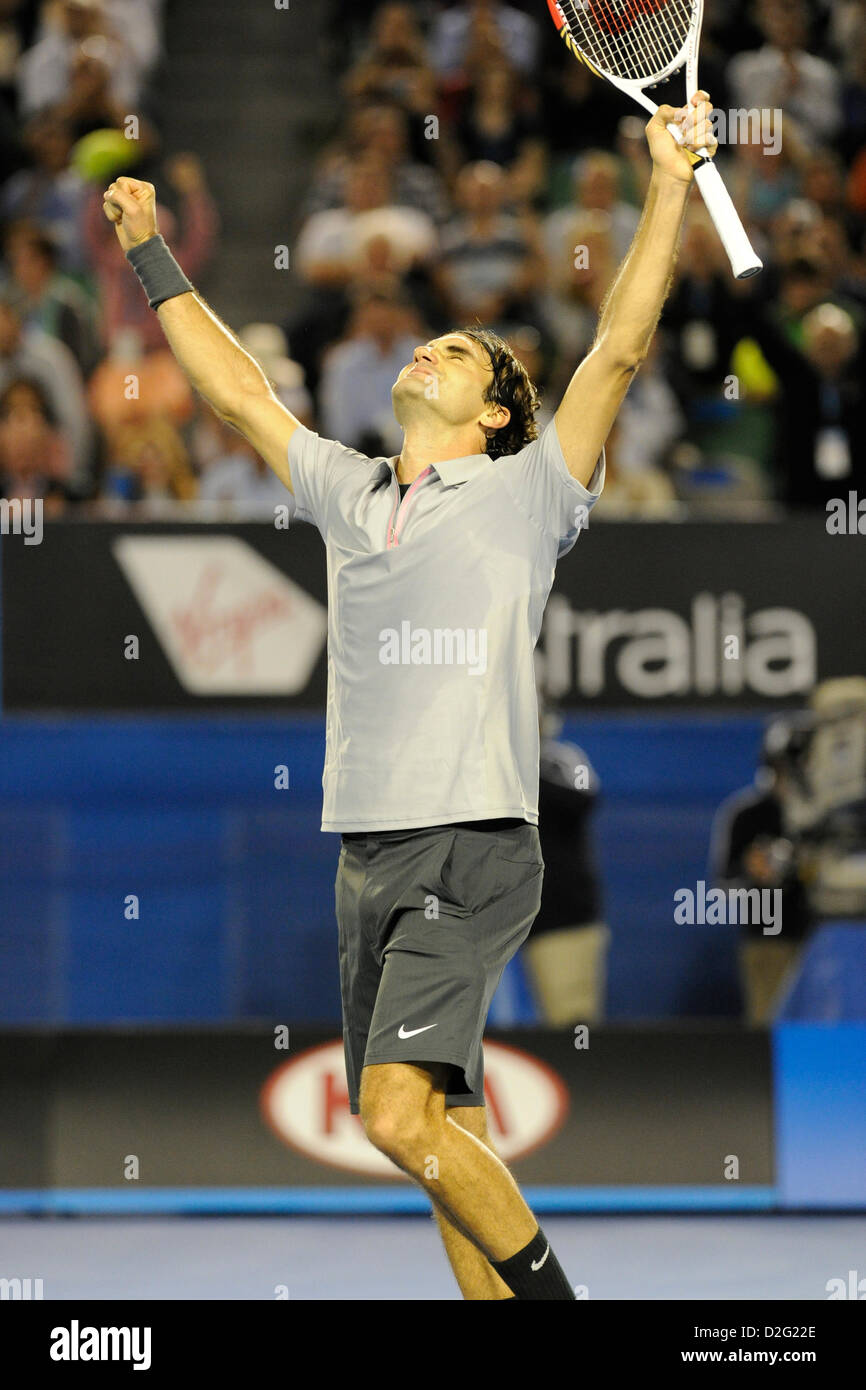 23.01.2013 Melbourne, Australien. Roger Federer der Schweiz feiert nach gewann sein Match am Tag 10 der Australian Open aus Melbourne Park. Stockfoto