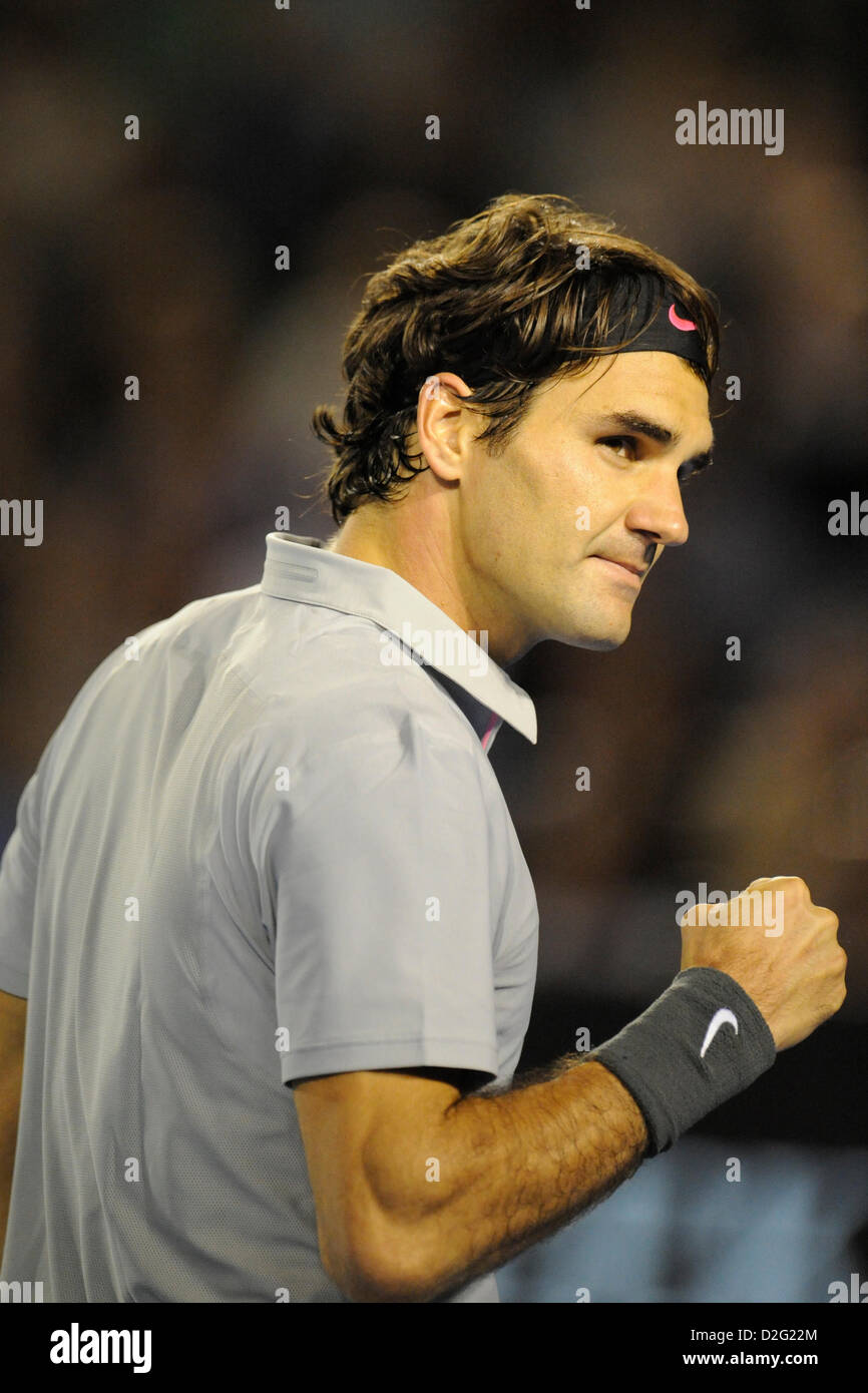 23.01.2013 Melbourne, Australien. Roger Federer der Schweiz Gesten wie er einem wichtigen Punkt in seinem Spiel am Tag 10 der Australian Open aus Melbourne Park gewinnt. Stockfoto