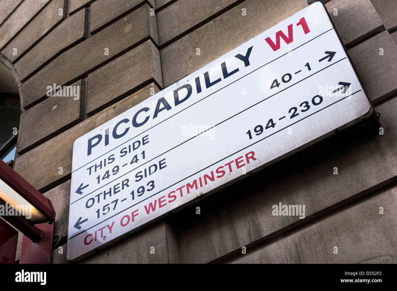 Straßenschild der Piccadilly Street, London, UK Stockfoto