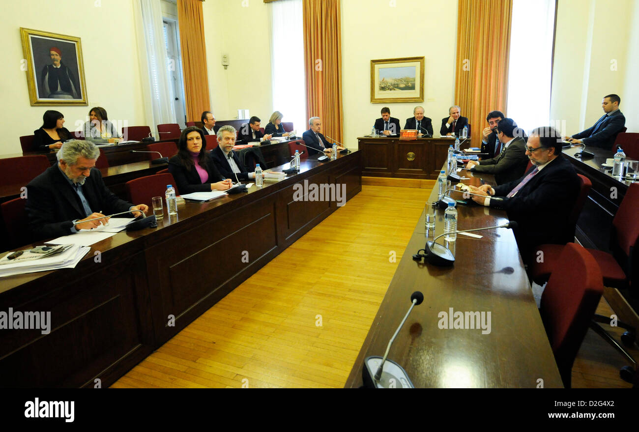 Athen, Griechenland 23.01.2013: Erste Sitzung des parlamentarischen Ausschusses, die über die Ansprüche von Rakeln Lagarde-Liste ehemaliger Finanzminister Giorgos Papaconstantinou untersuchen wird. Foto: Giorgos Nikolaidis/Kunst des Fokus Stockfoto