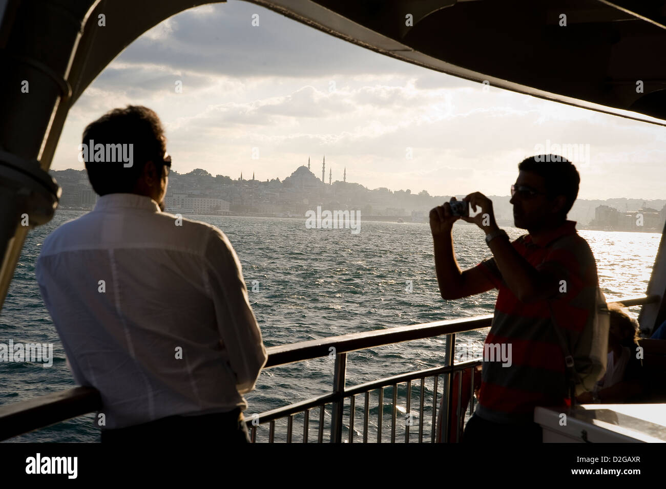 Türkei, ISTANBUL: Der beste Ausblick auf die Moscheen in Sultanahmet ist von einem Boot auf dem Bosporus. Stockfoto