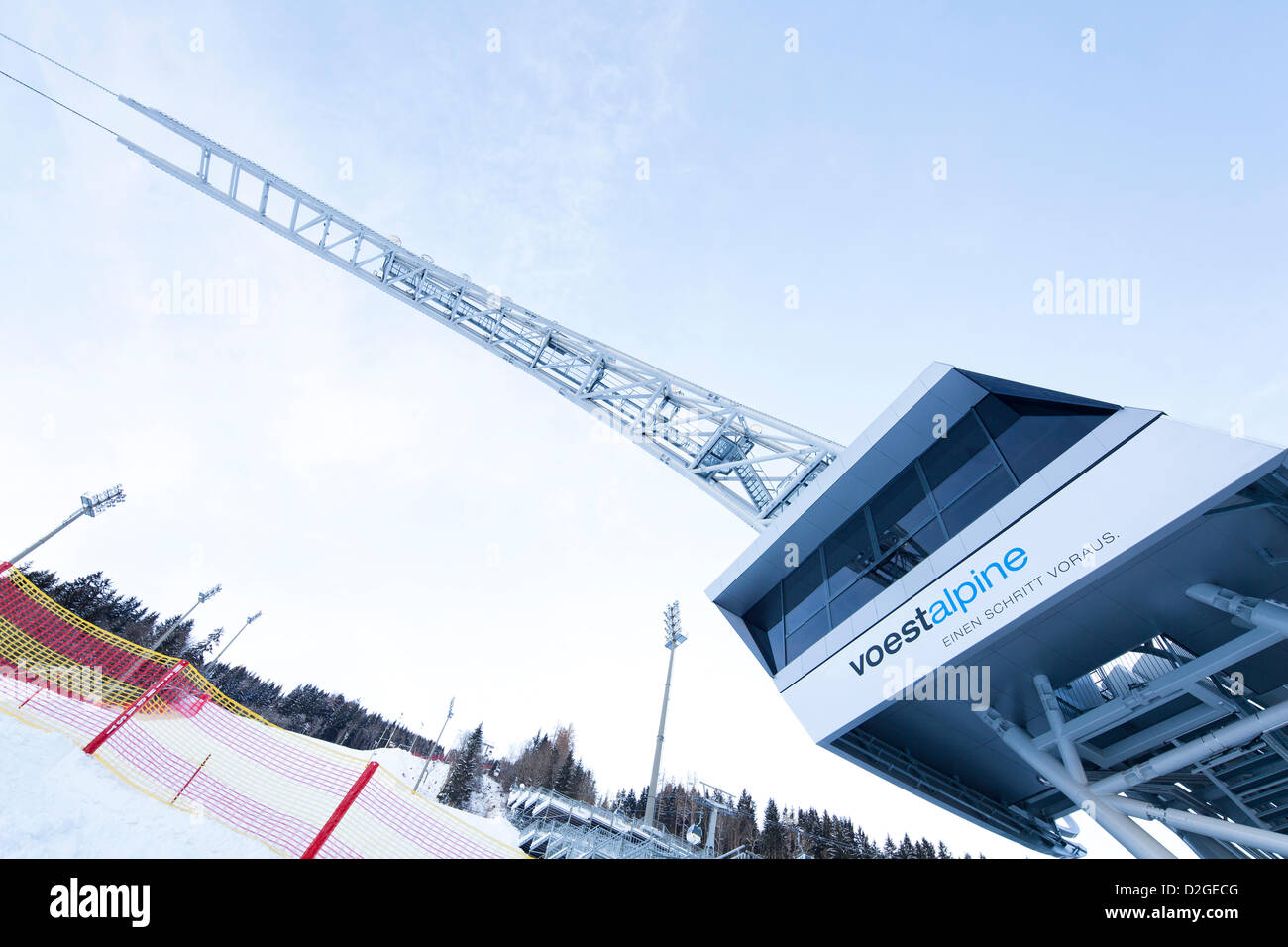 Skygate bei den Vorbereitungsarbeiten für den FIS Alpinen Ski Weltmeisterschaften 2013 in Schladming, Steiermark, Österreich, auf Mittwoch, 23. Januar 2013. Stockfoto
