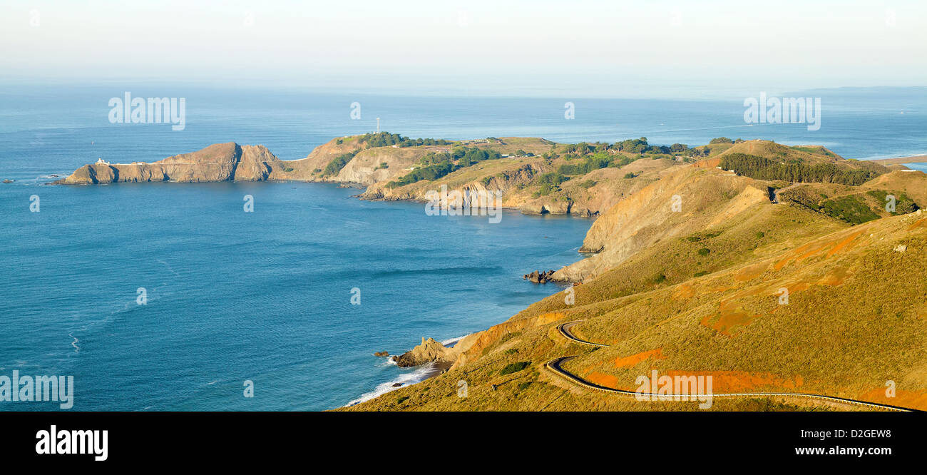 Kurvenreiche Straße darauf Bonita Leuchtturm in San Francisco California Panorama Stockfoto