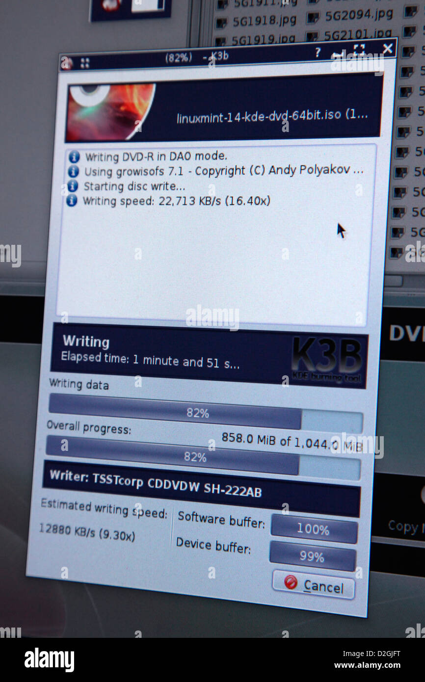 Brennen DVD Iso des Betriebssystems Linux Mint 14 mit K3b Linux Brenner -  Teil der beliebten KDE Desktop-Suite auf Mageia 1 OS Stockfotografie - Alamy
