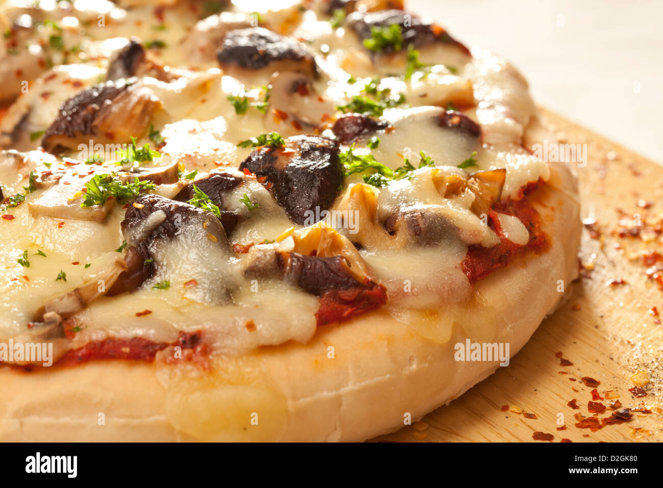 Frische heiße Pilz-Pizza. Stockfoto