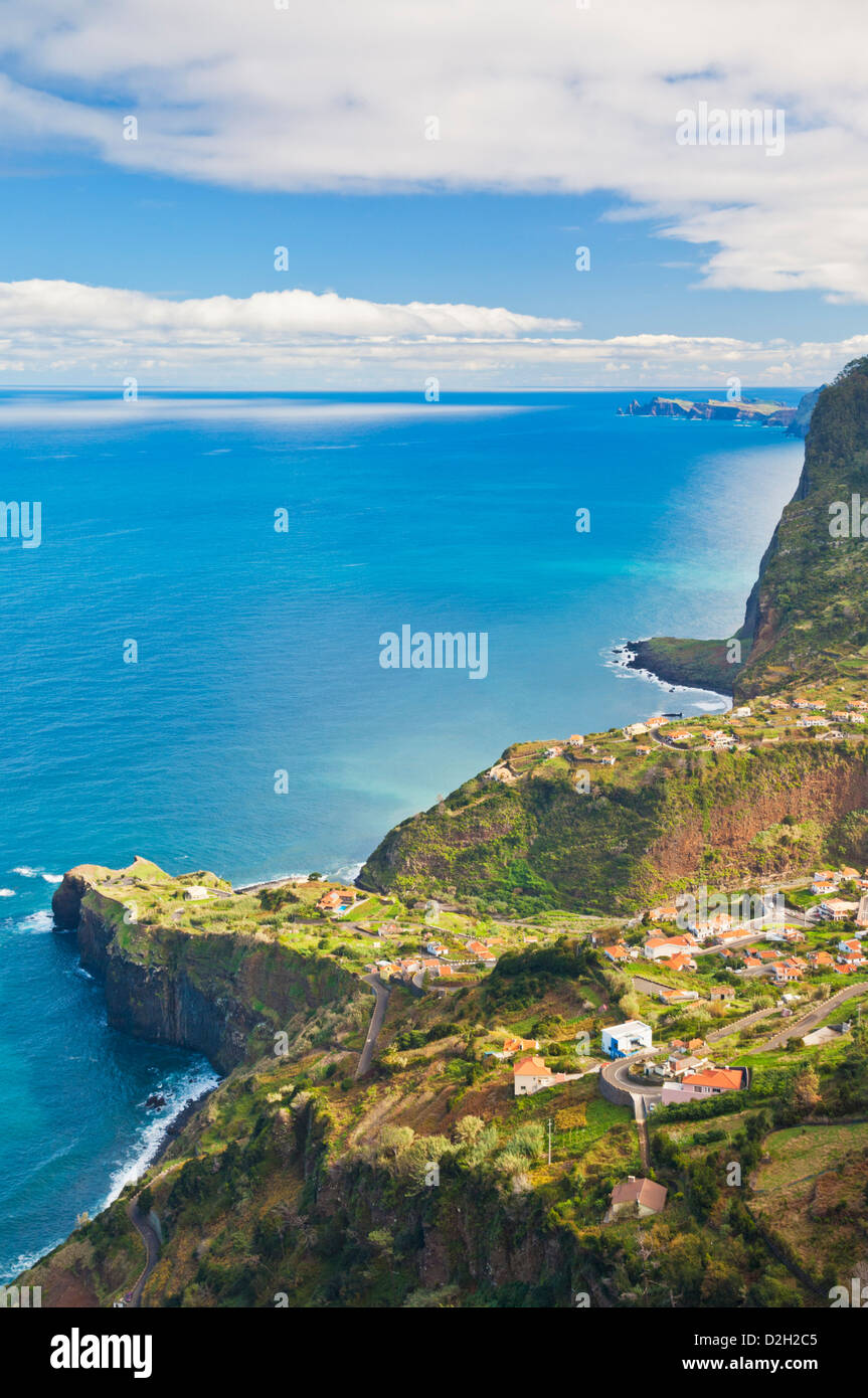 Dorf von Faial Madeira in der Nähe von Ponta de Sao Lourenco, in die Ferne, Madeira, Portugal, EU, Europa Stockfoto