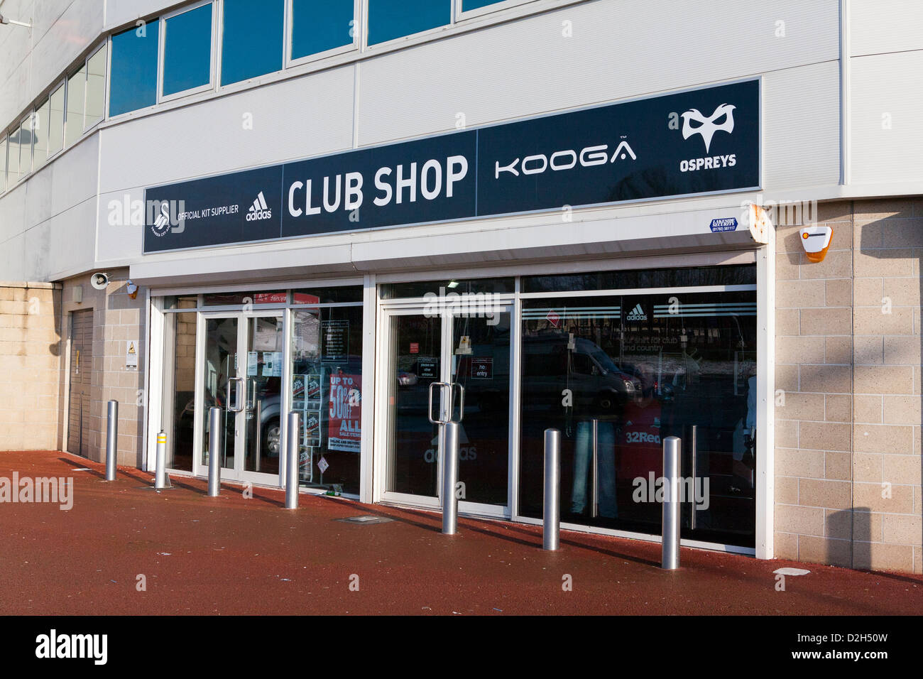 Liberty-Stadion-Club-Shop. Der Club Shop von Swansea City FC und Fischadler. Swansea. Stockfoto