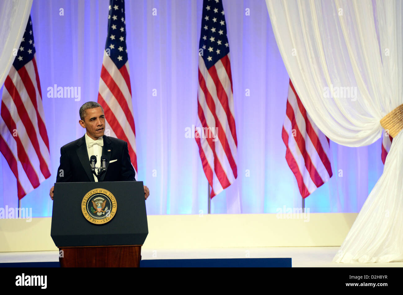 US-Präsident Barack Obama herzlich bei der Commander In Chief Ball im Washington Convention Center am 21. Januar 2013 im Washington Convention Center in Washington, DC. Stockfoto