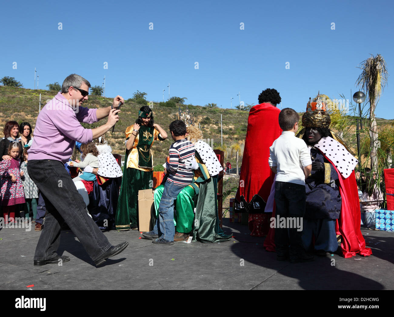 Die magischen Könige erhalten Wünsche von Kindern am 5. Januar 2013 in Estepona, Andalusien, Spanien Stockfoto