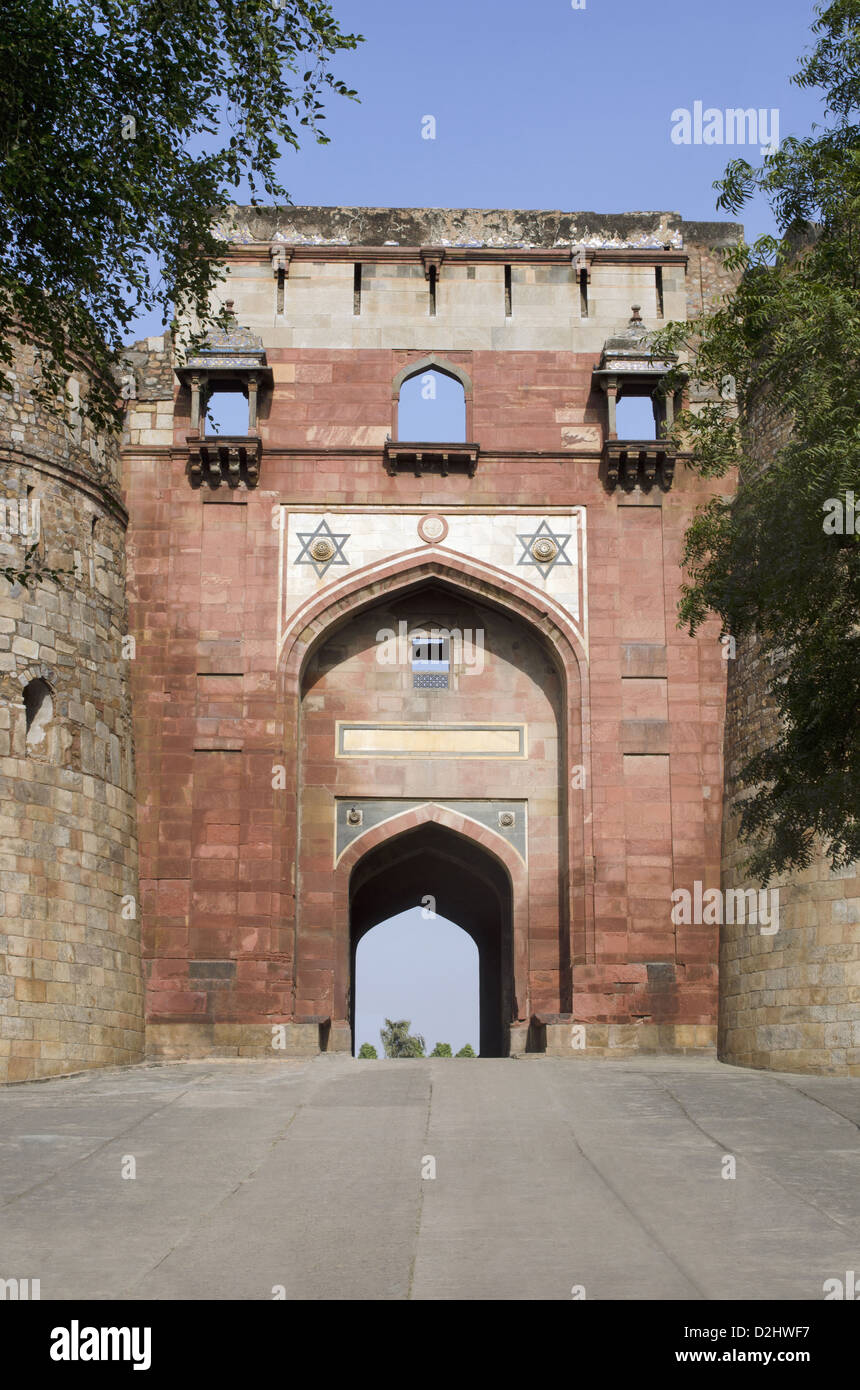 Blick auf Bara Darwaja (großes Tor). Eingang zum roten Fort, Delhi, Indien Stockfoto