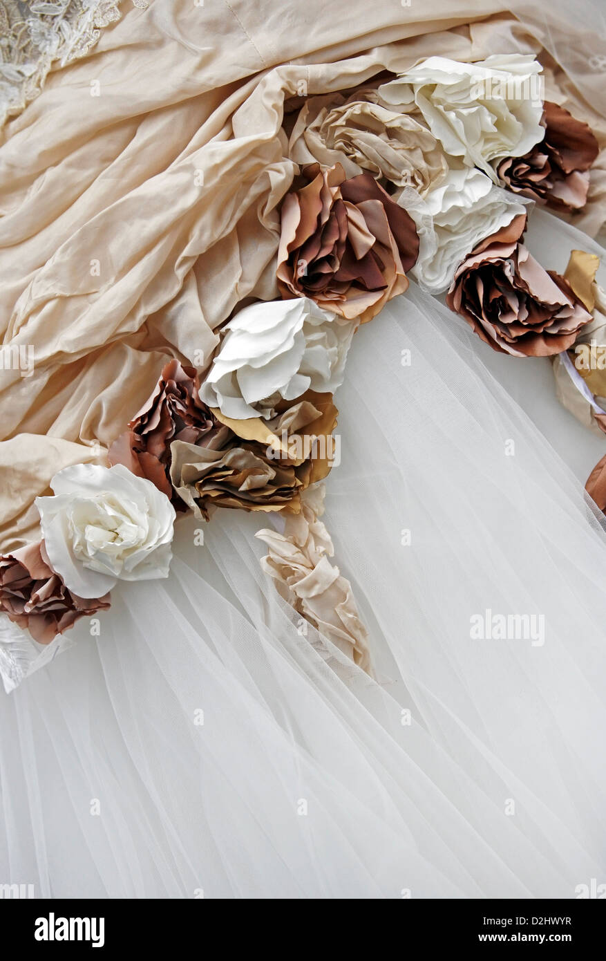 Detail der ein Hochzeitskleid mit Farben aus dem Stoff Stockfoto