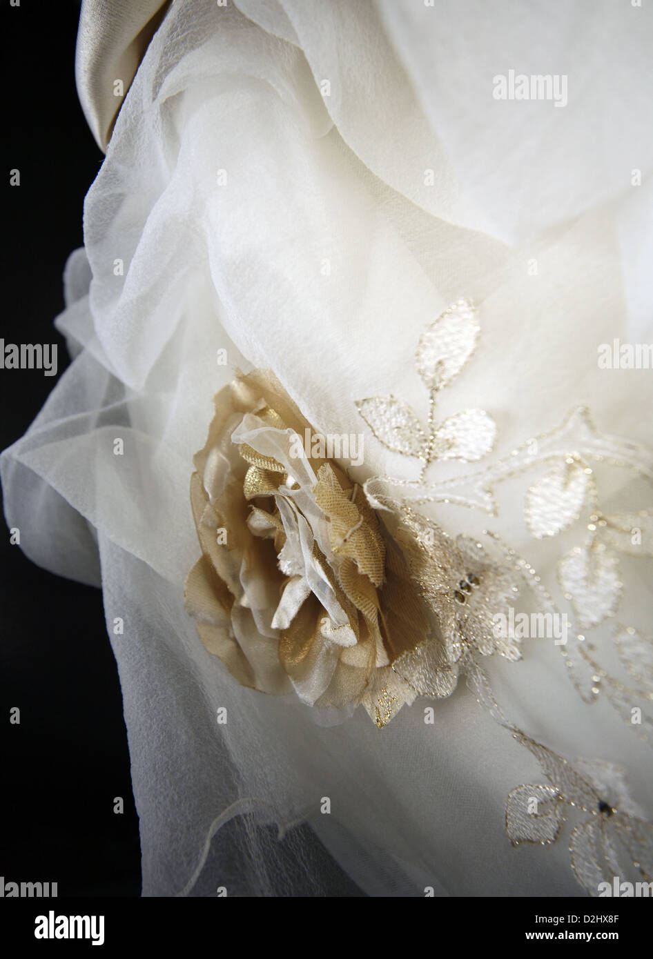 Detail der ein Hochzeitskleid mit Farben aus dem Stoff Stockfoto