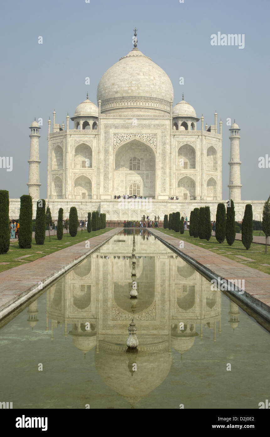 Schöne Aussicht von Taj Mahal, Agra, Uttar Pradesh, Indien, UNESCO-Weltkulturerbe. Stockfoto