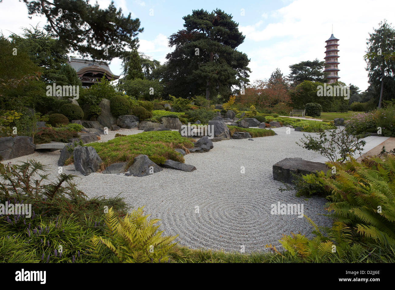 Der japanische Garten mit der Chinesischen Pagode Royal Botanic Gardens, Kew, London, UK Stockfoto