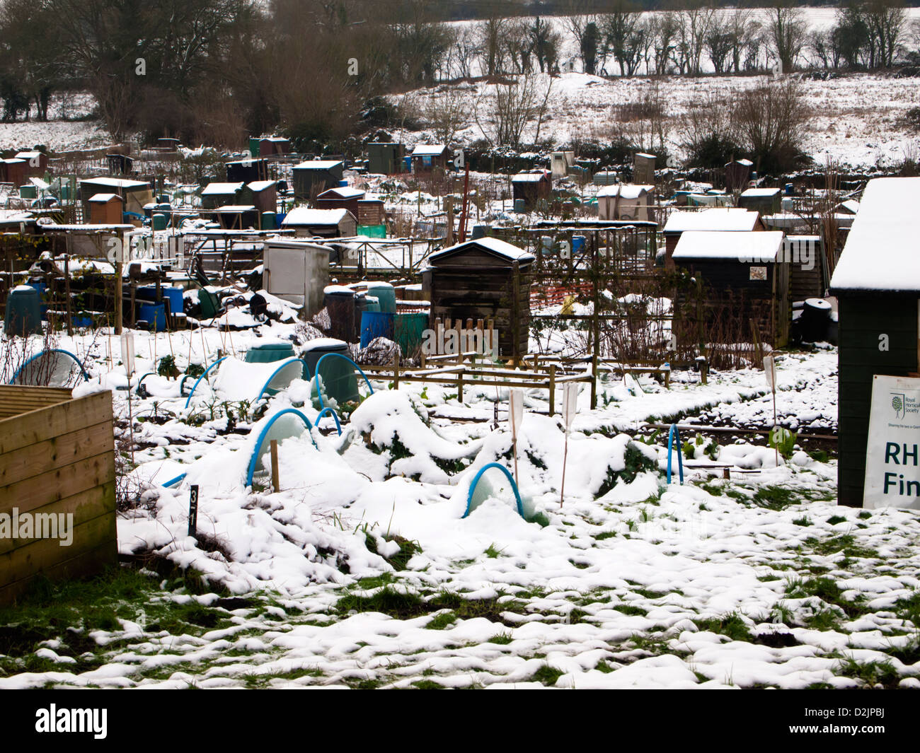 Die Zuteilungen in Thornbury Gloucestershire im verschneiten Winter 2013 Stockfoto