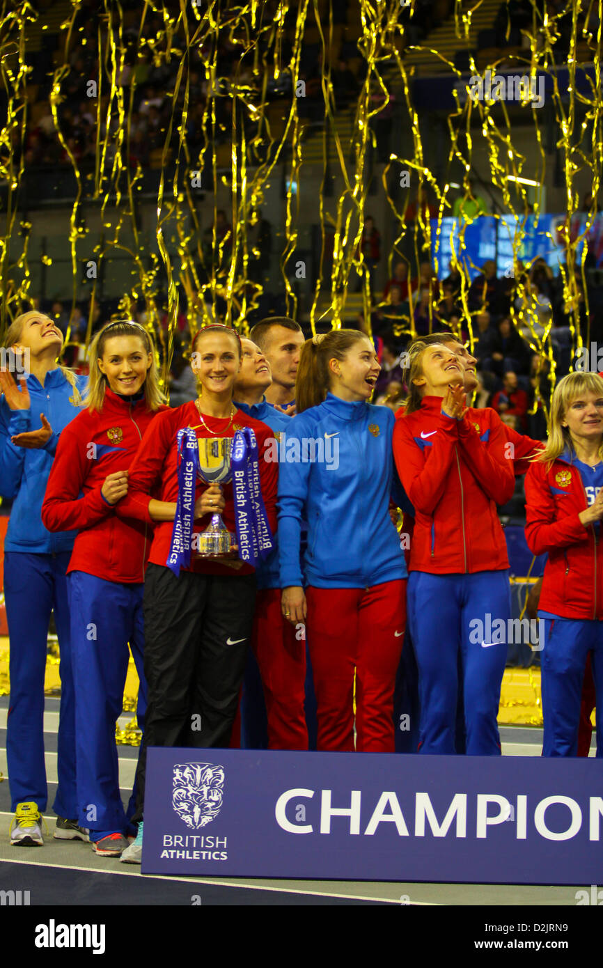 Das russische Team feiert Sieg beim 26.01.2013 britischen Leichtathletik Glasgow International Match Emirates Arena Stockfoto