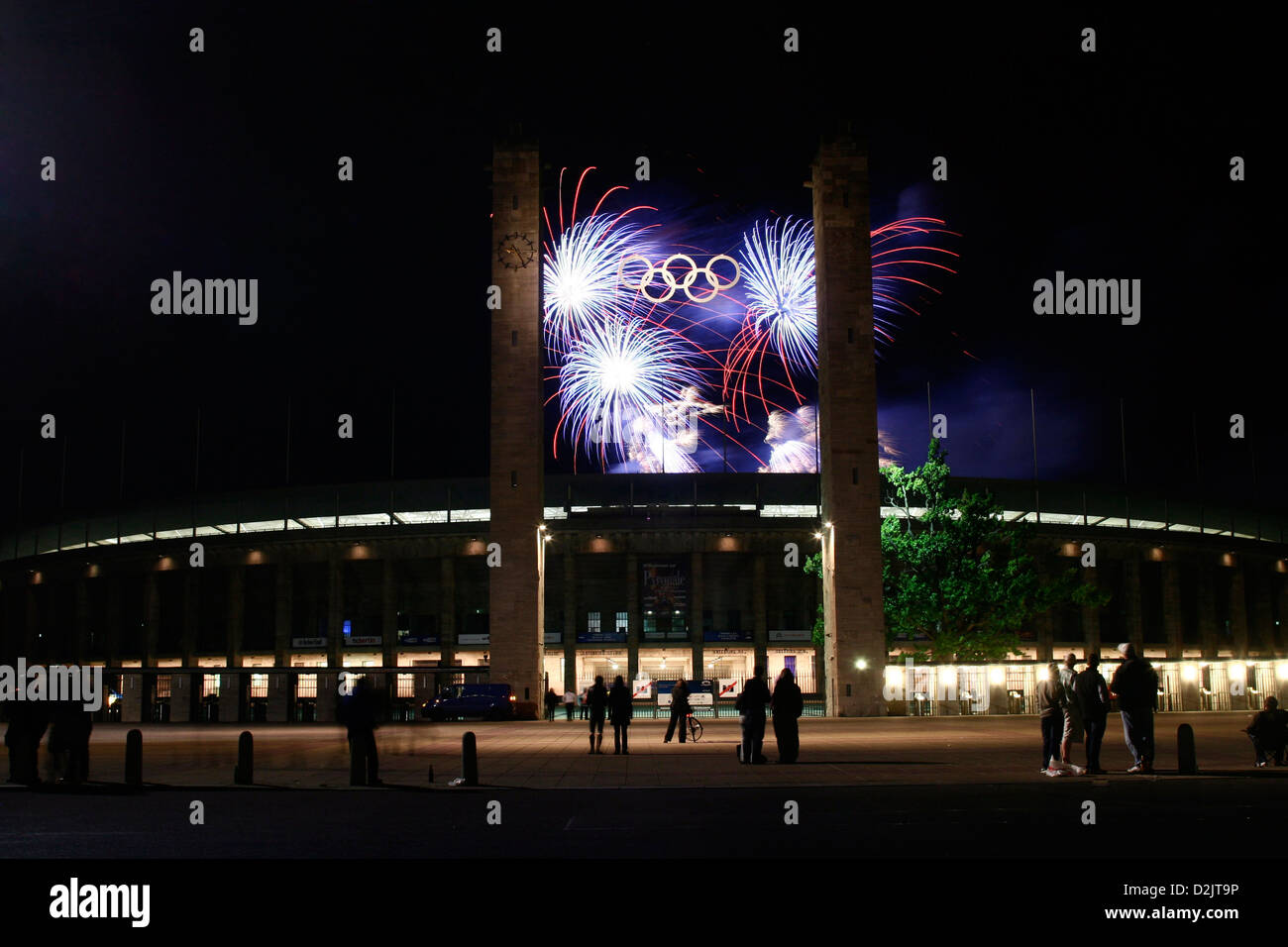 Feuerwerk bei der Pyronale 2009 über das Olympiastadion, Berlin, Deutschland Stockfoto Feuerwerk bei der Pyronale 2009 über das Olympiastadion, Berlin, Deutschland Stockfoto