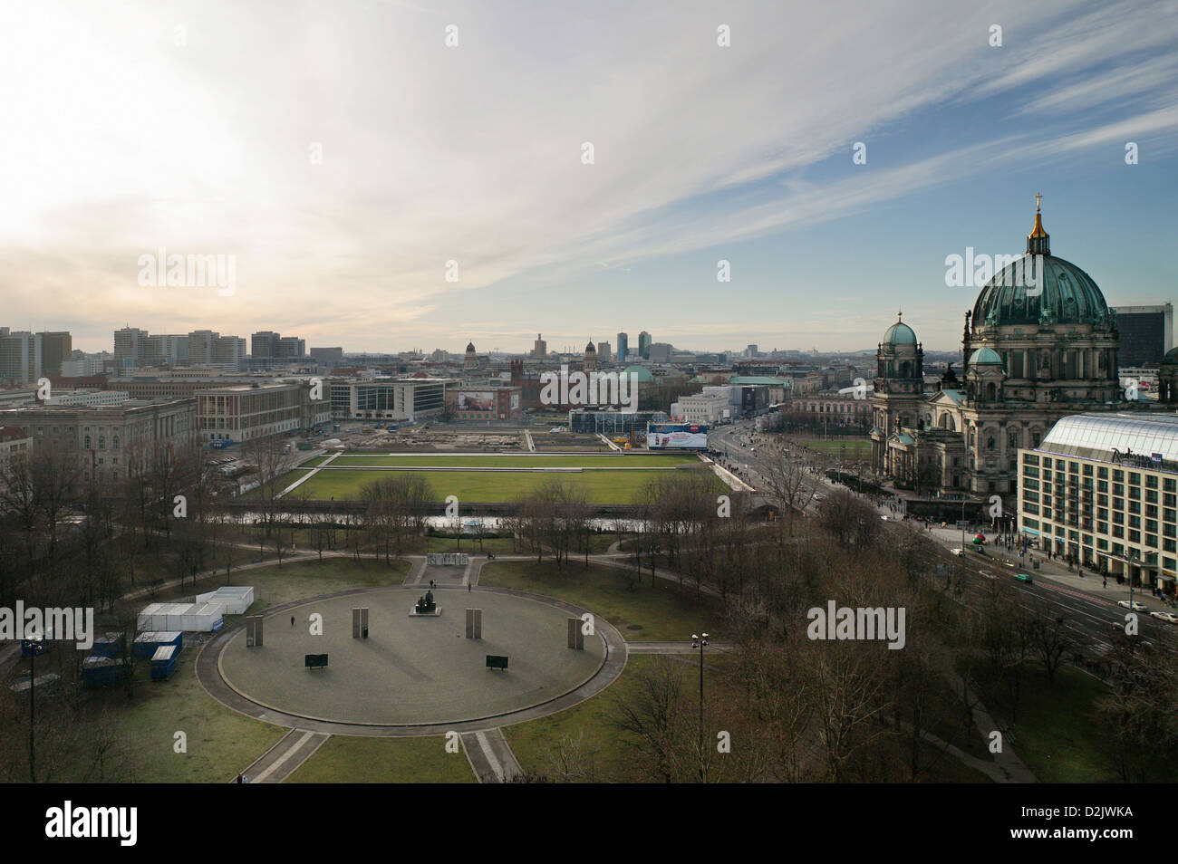 Berlin, Deutschland, Blick auf das Marx-Engels-Forum und der Schlossplatz Stockfoto