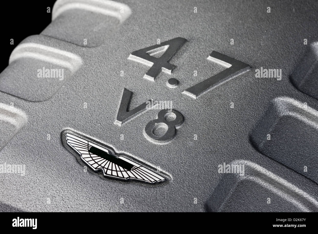 V8-Motor in den Aston Martin Vantage Coupe Sportwagen Stockfoto