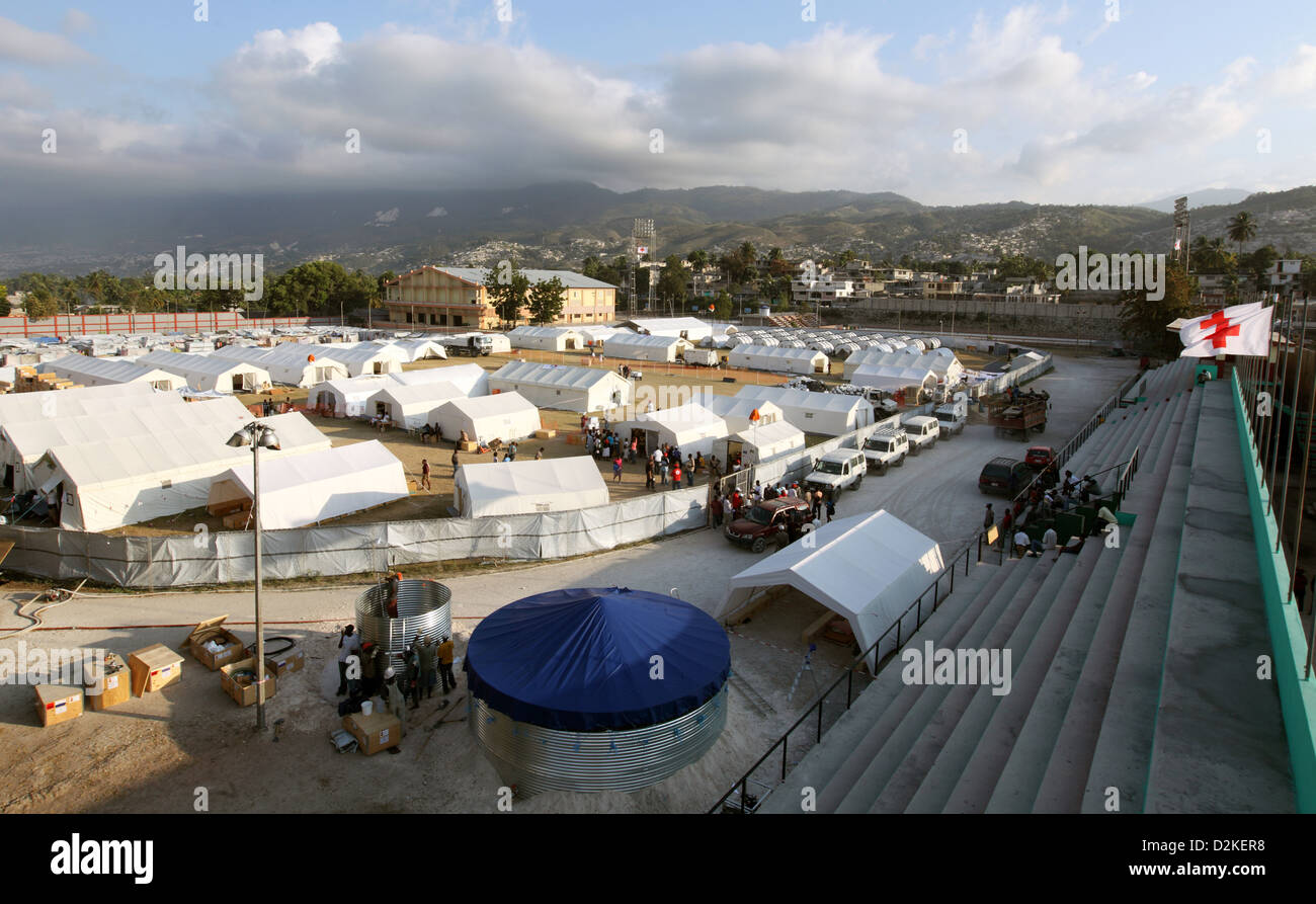 Carrefour, Haiti, Deutsches Rotes Kreuz Krankenhaus untergebracht im Stadion bei Carrefour Stockfoto