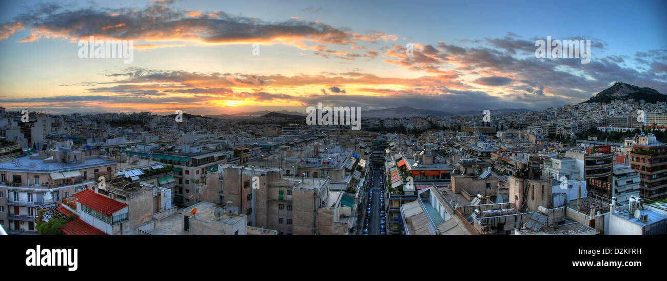 Panorama der Skyline von Athen bei Sonnenuntergang Stockfoto